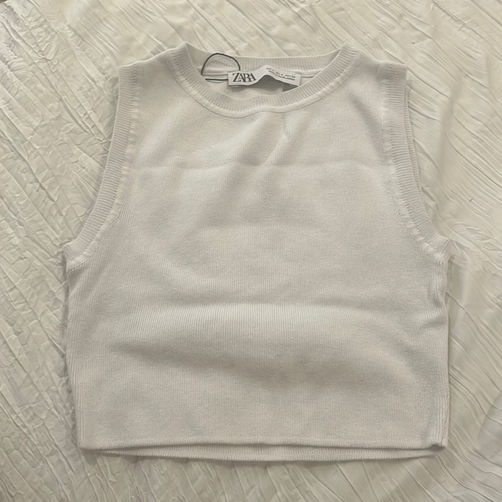 White right fitted top